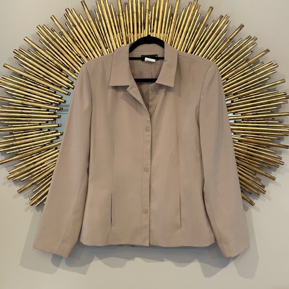 Harve Benard Jackets & Blazers - Harve Benard Cream Blazer Jacket